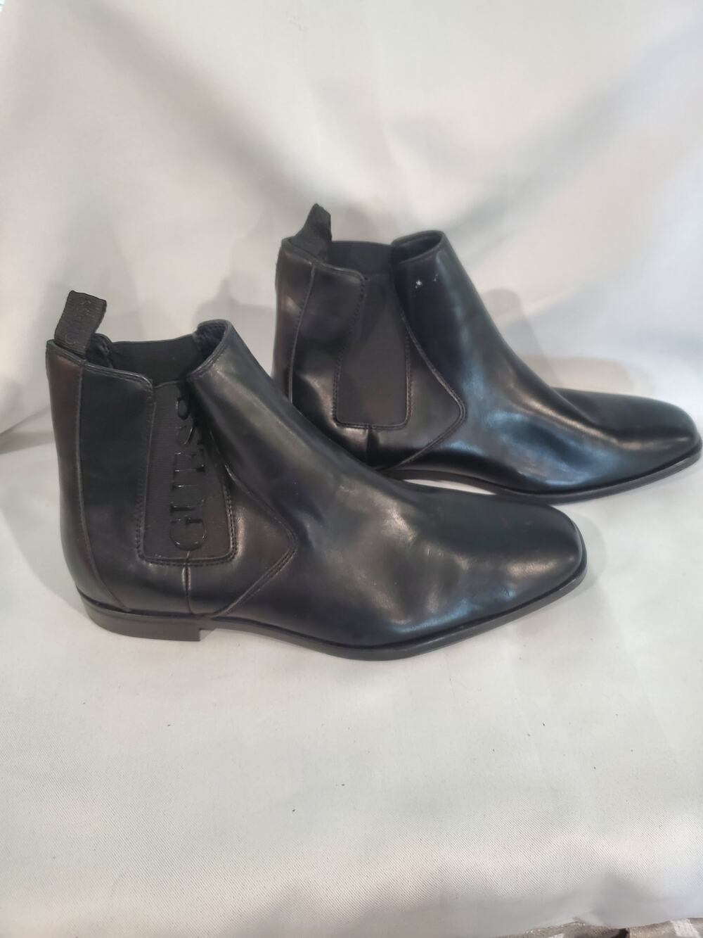 Men's Hani Dress Chelsea Boots by Guess size 9.5. S69